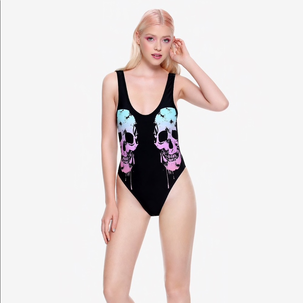NWT Ombré Dripping Skulls Swimsuit